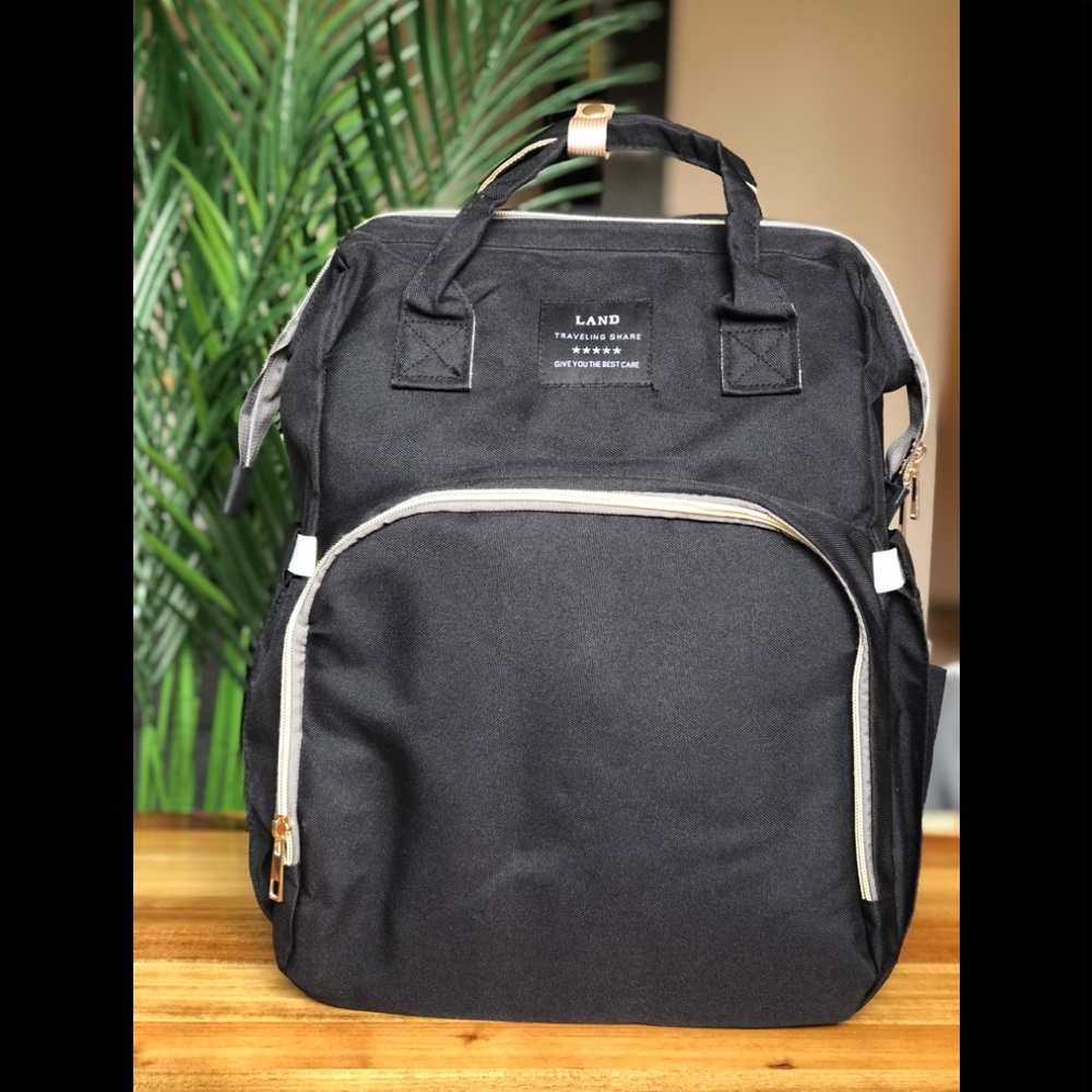 Brand New Expandable Diaper Bag to Bassinet